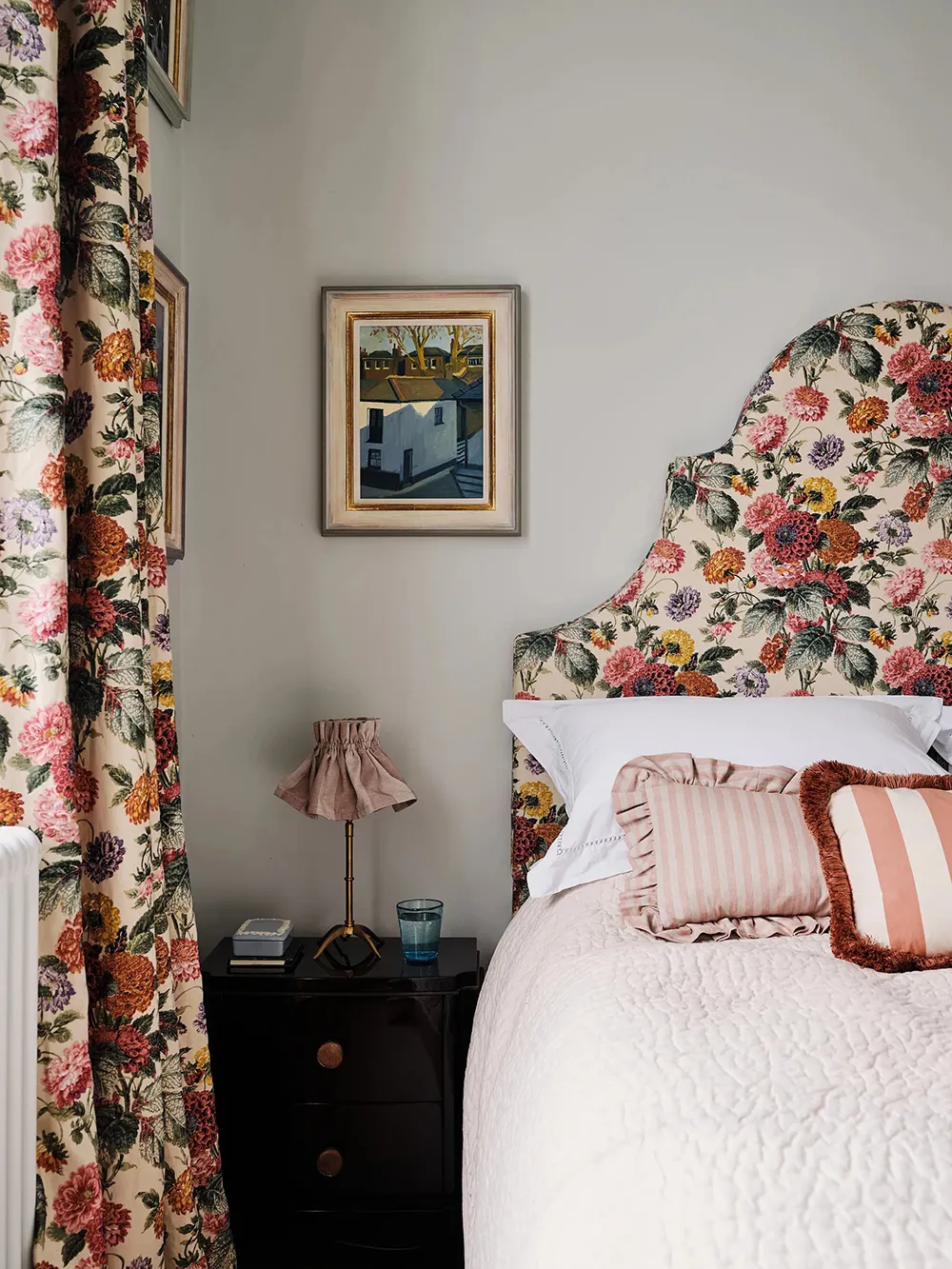 Interior vivo y colorido de una joven artista en Londres - Gallery image 11