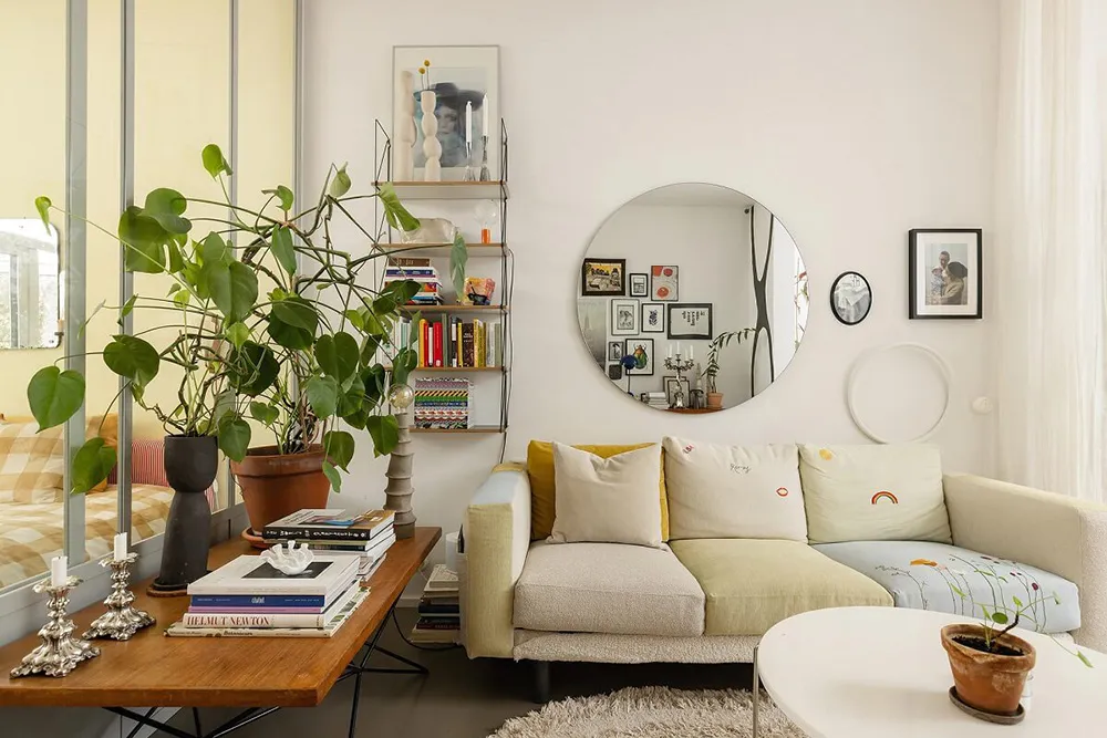 Unusual Apartment in a Semi-Basement in Stockholm - 5