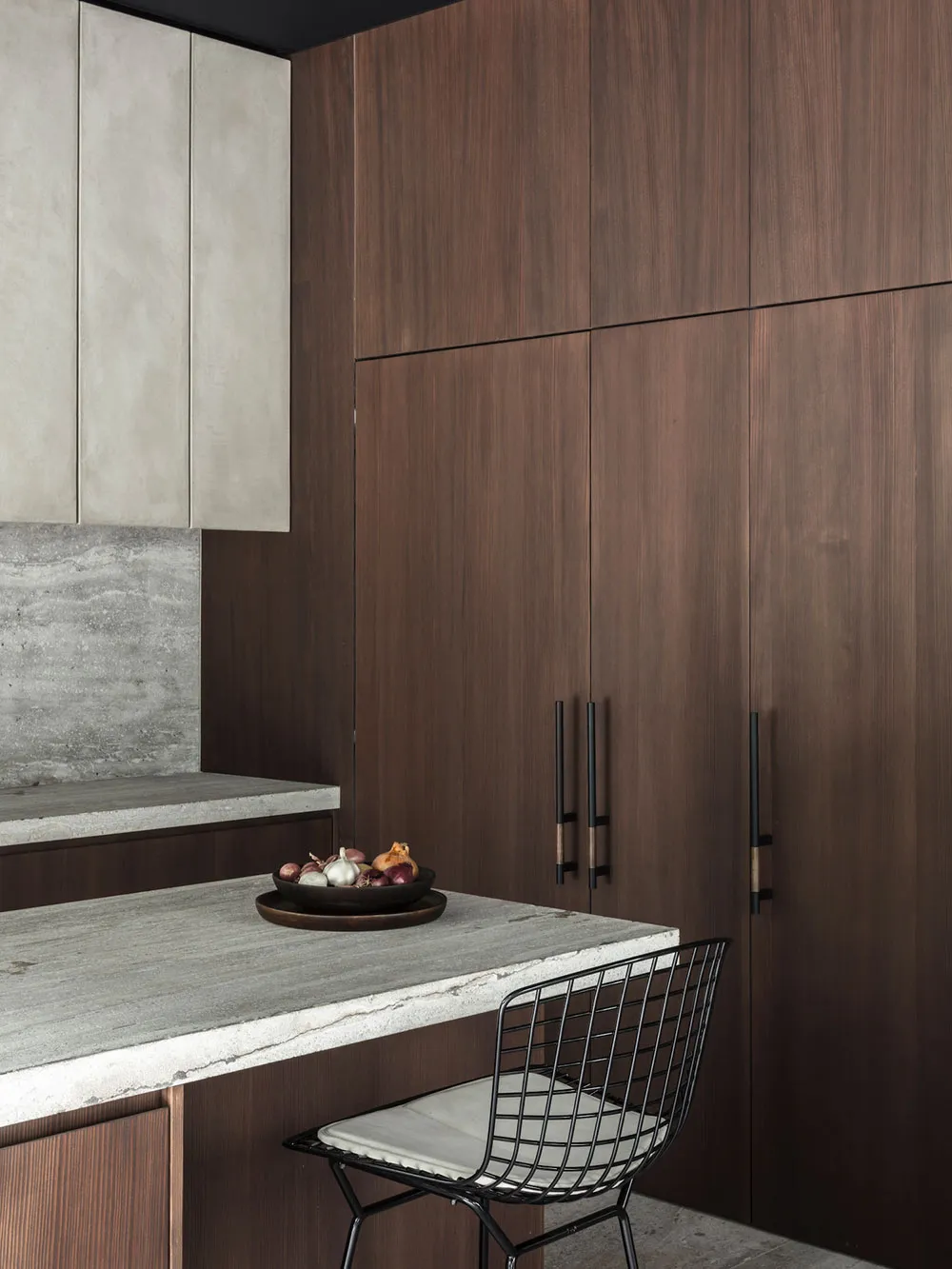 Minimalistisches Interior eines Hauses in Belgien mit stylischen schwarzen Akzenten - Gallery image 22