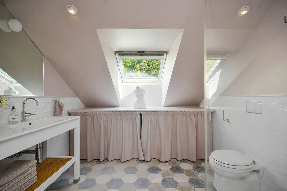 Una encantadora casa de campo sueca en un lindo terreno cerca del lago - Gallery image 23