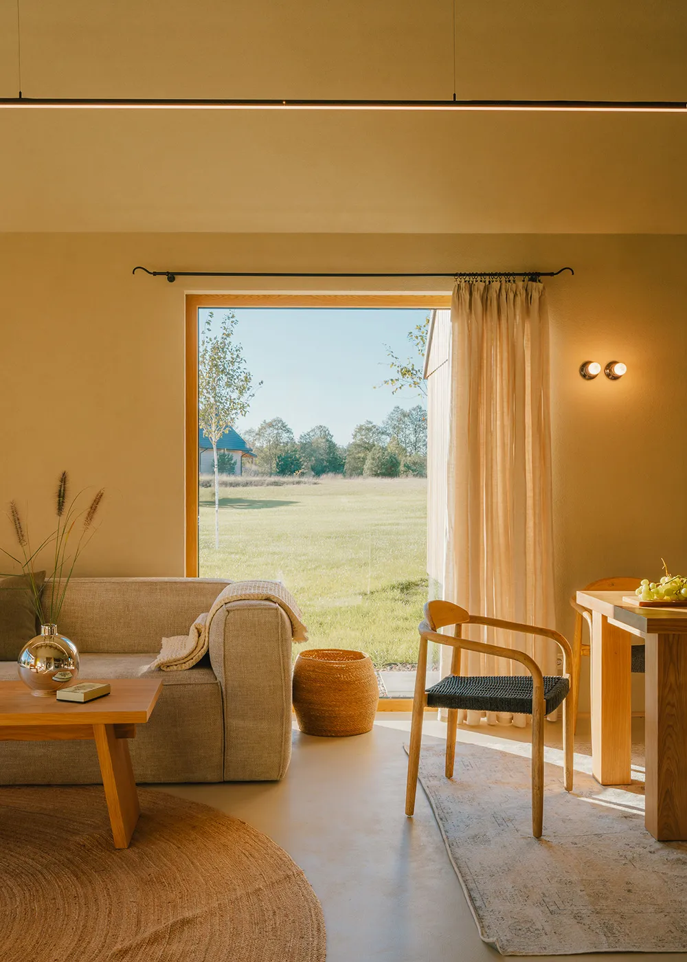 Залиті сонцем інтер'єри курортного котеджу в Польщі - Gallery image 2