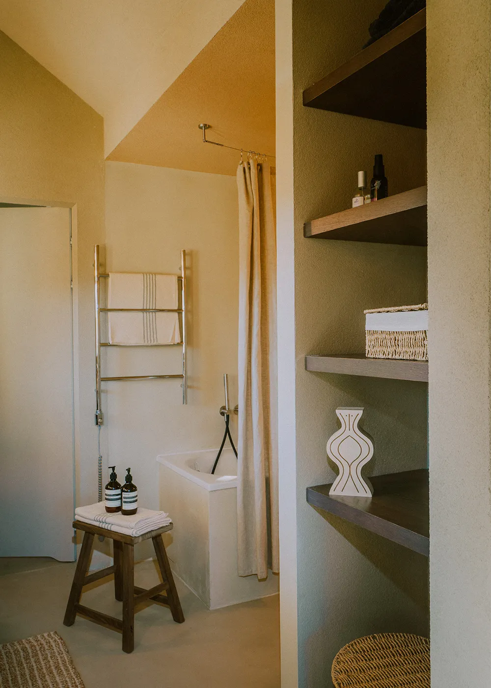 Залиті сонцем інтер'єри курортного котеджу в Польщі - Gallery image 17