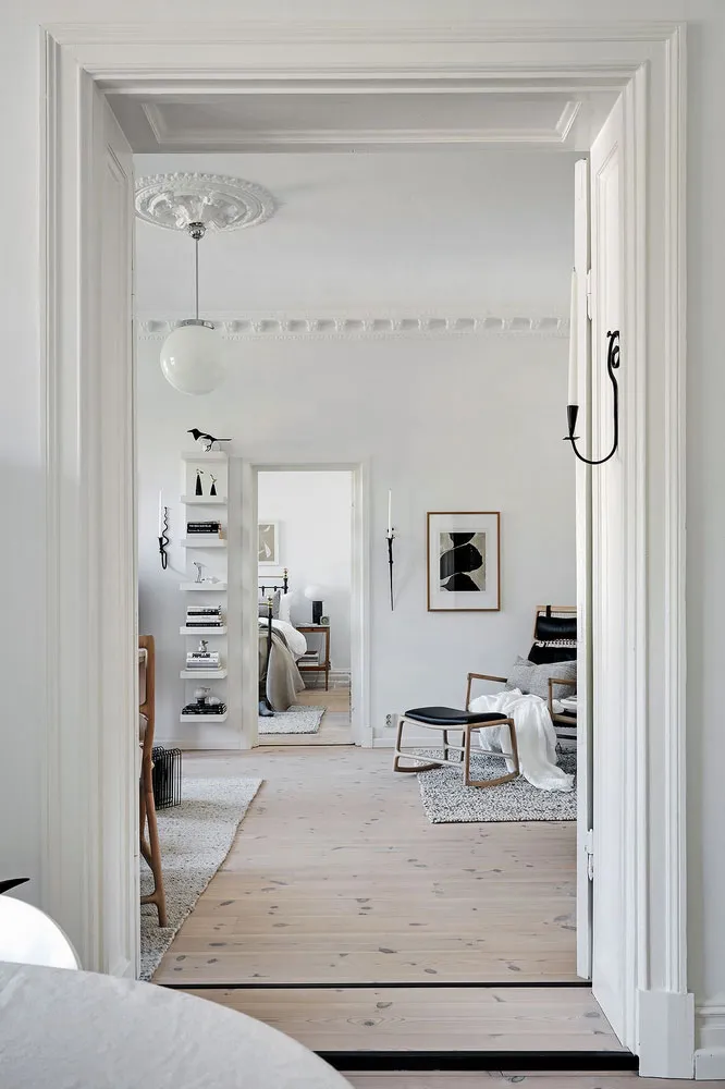 Apartamento escandinavo con sofá a rayas - Gallery image 13