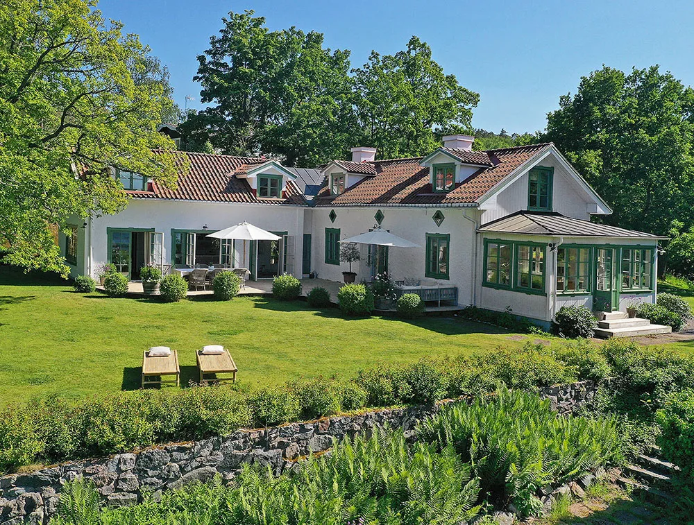 Una encantadora casa de campo sueca en un lindo terreno cerca del lago - Gallery image 1