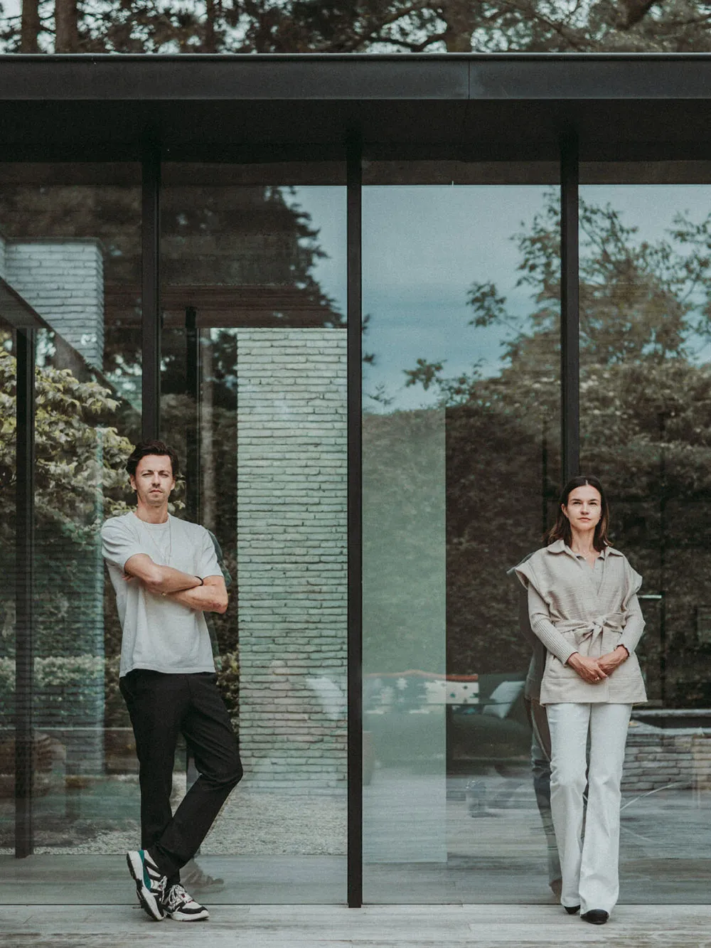 Minimalistisches Interior eines Hauses in Belgien mit stylischen schwarzen Akzenten - Gallery image 20