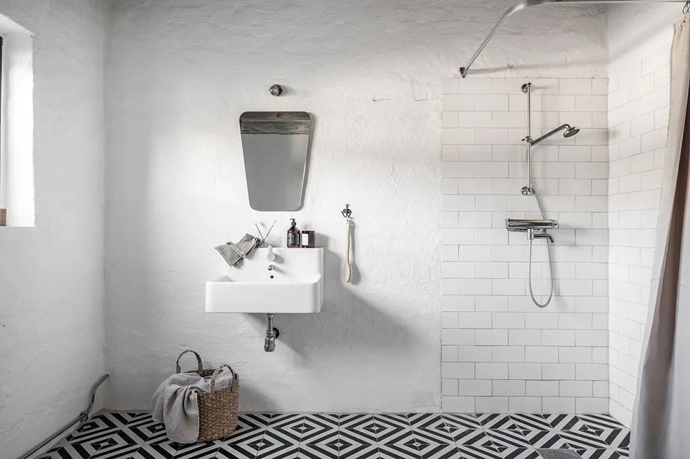 Stylischer moderner Scheunenstil mit schwarz-weißen Interiören - Gallery image 13