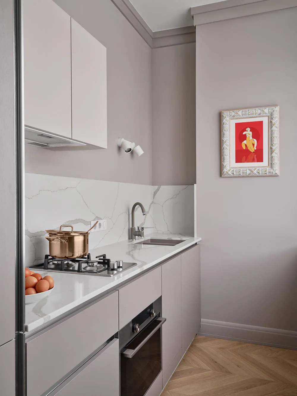 Modernisierte Wohnung im berühmten „Haus der Akademiiker“ in Moskau (80 qm) - 11