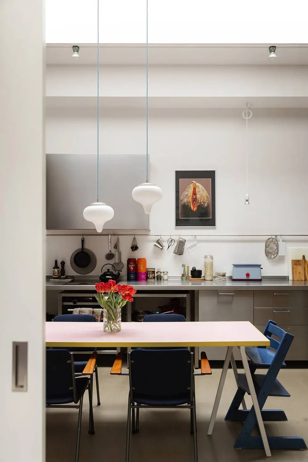 Unusual Apartment in a Semi-Basement in Stockholm - 16