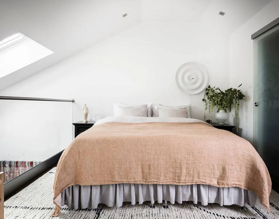 Biała mansarda z pięknym wnętrzem w Gotenborze (55 m²) - Gallery image 18