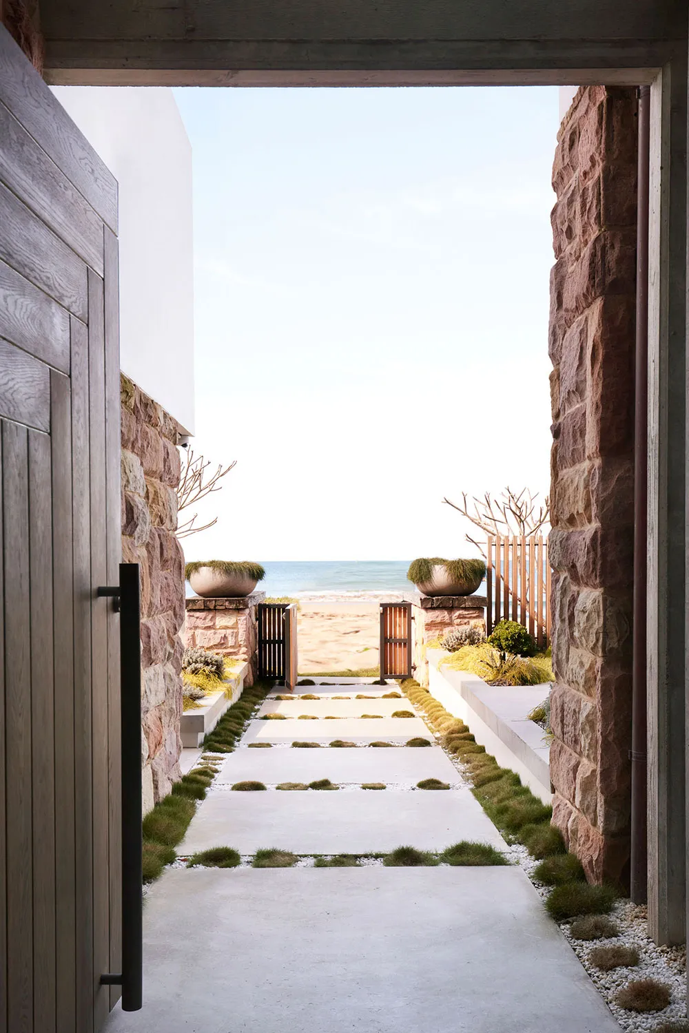 Терракота та безмежні морські пейзажі: пляжний будинок у Австралії - Gallery image 24
