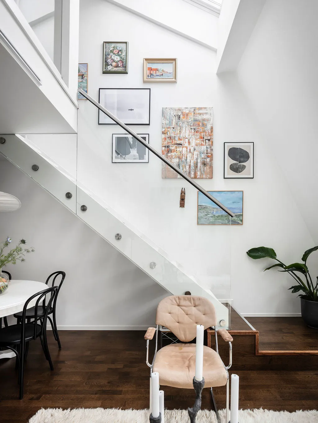 Biała mansarda z pięknym wnętrzem w Gotenborze (55 m²) - Gallery image 10