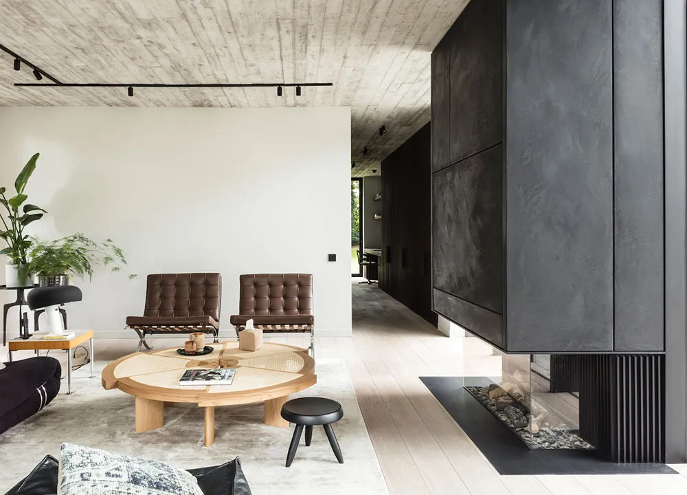 Minimalistisches Interior eines Hauses in Belgien mit stylischen schwarzen Akzenten - Gallery image 6
