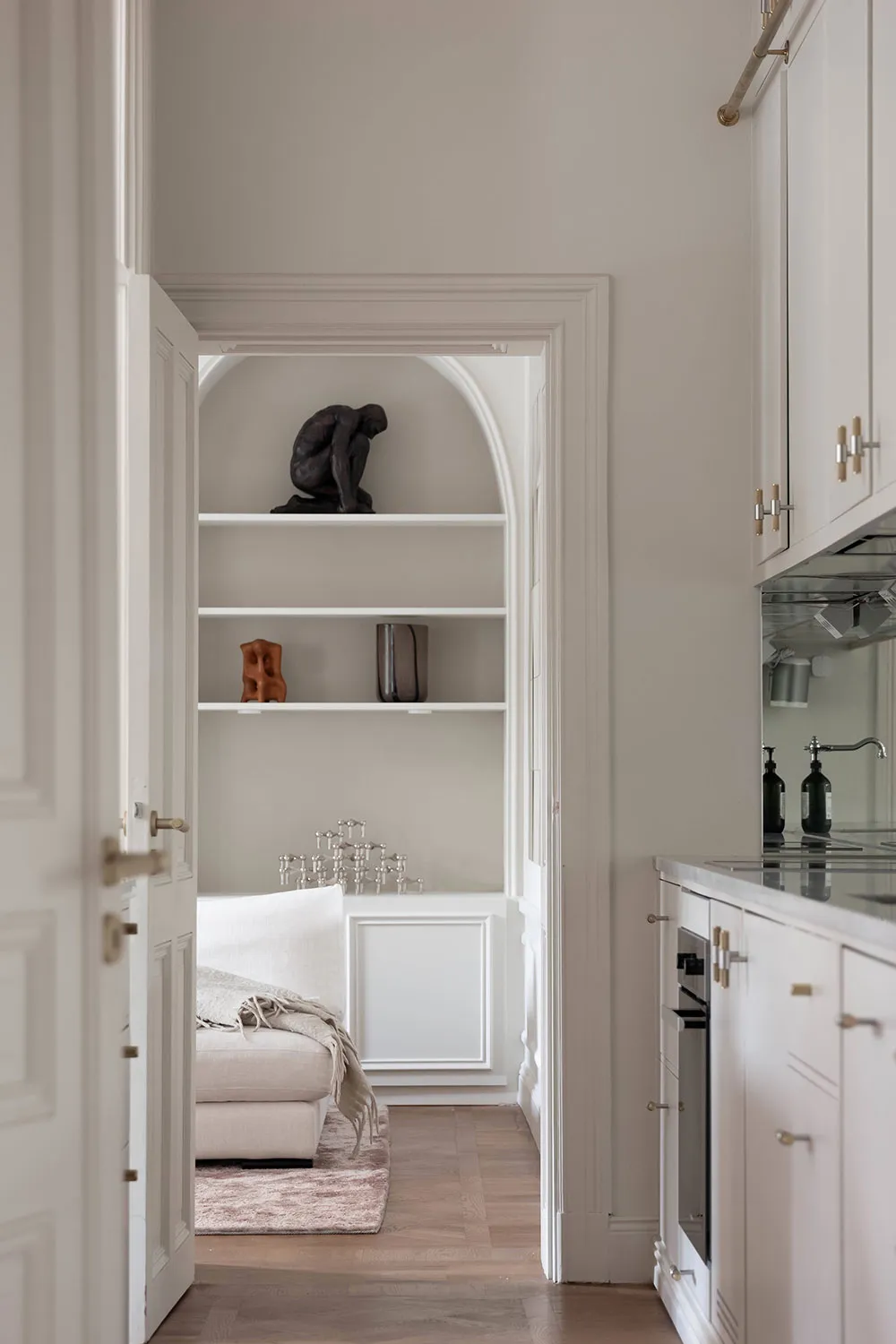 Приємна монохромна елегантність у Стокгольмі (84 кв. м) - Gallery image 12