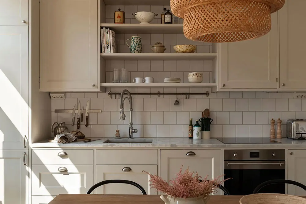 Décor chaleureux et planification ouverte : petite appartement dans un vieil immeuble (52 m²) - Gallery image 11