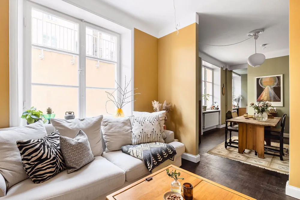Bright Colors and Vintage: Small but Memorable Apartment in Sweden (43 sqm) - Gallery image 2