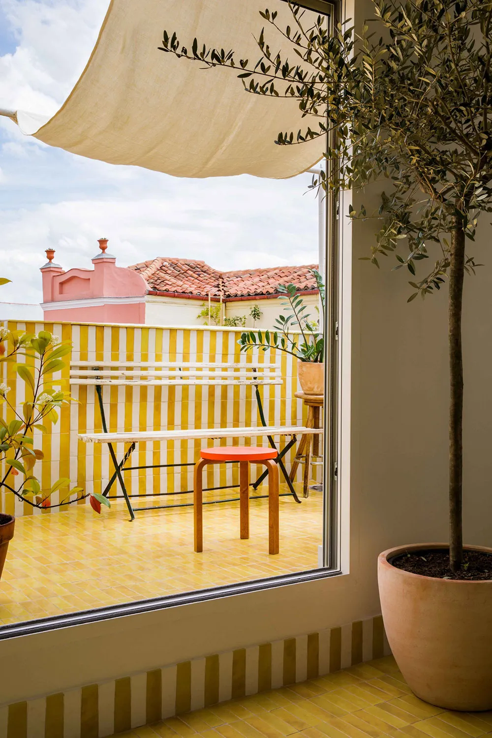 Colorful Tile in the Design of a Modern Apartment in Madrid - Gallery image 10