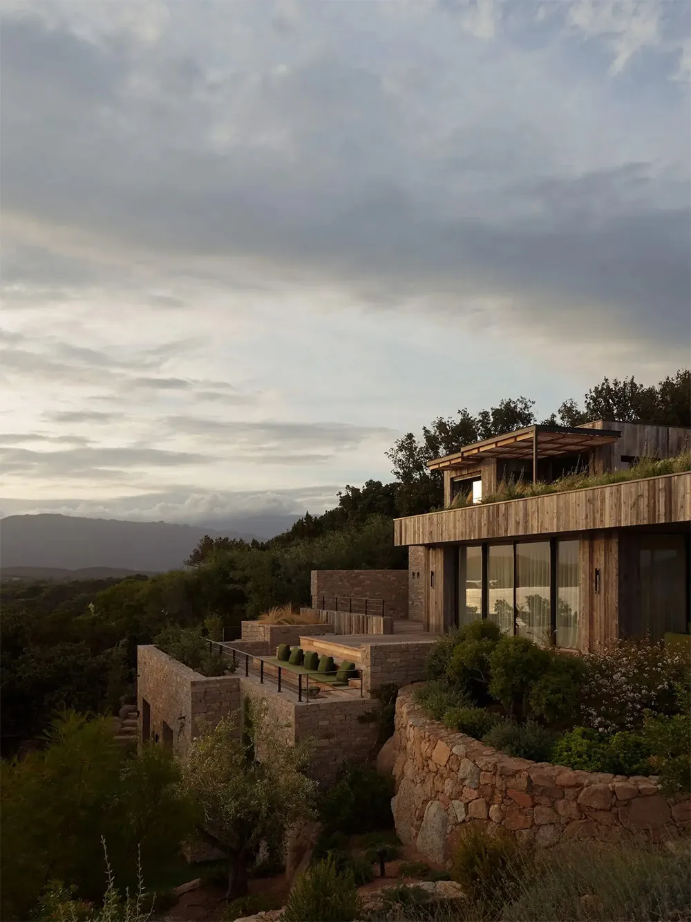 Green sofa and other vibrant details: beach house on Corsica - Gallery image 1