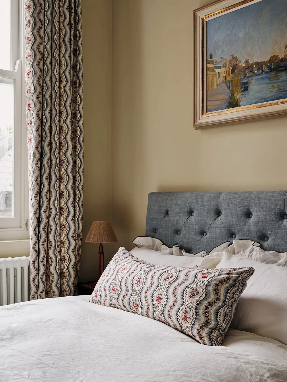 Interior vivo y colorido de una joven artista en Londres - Gallery image 13