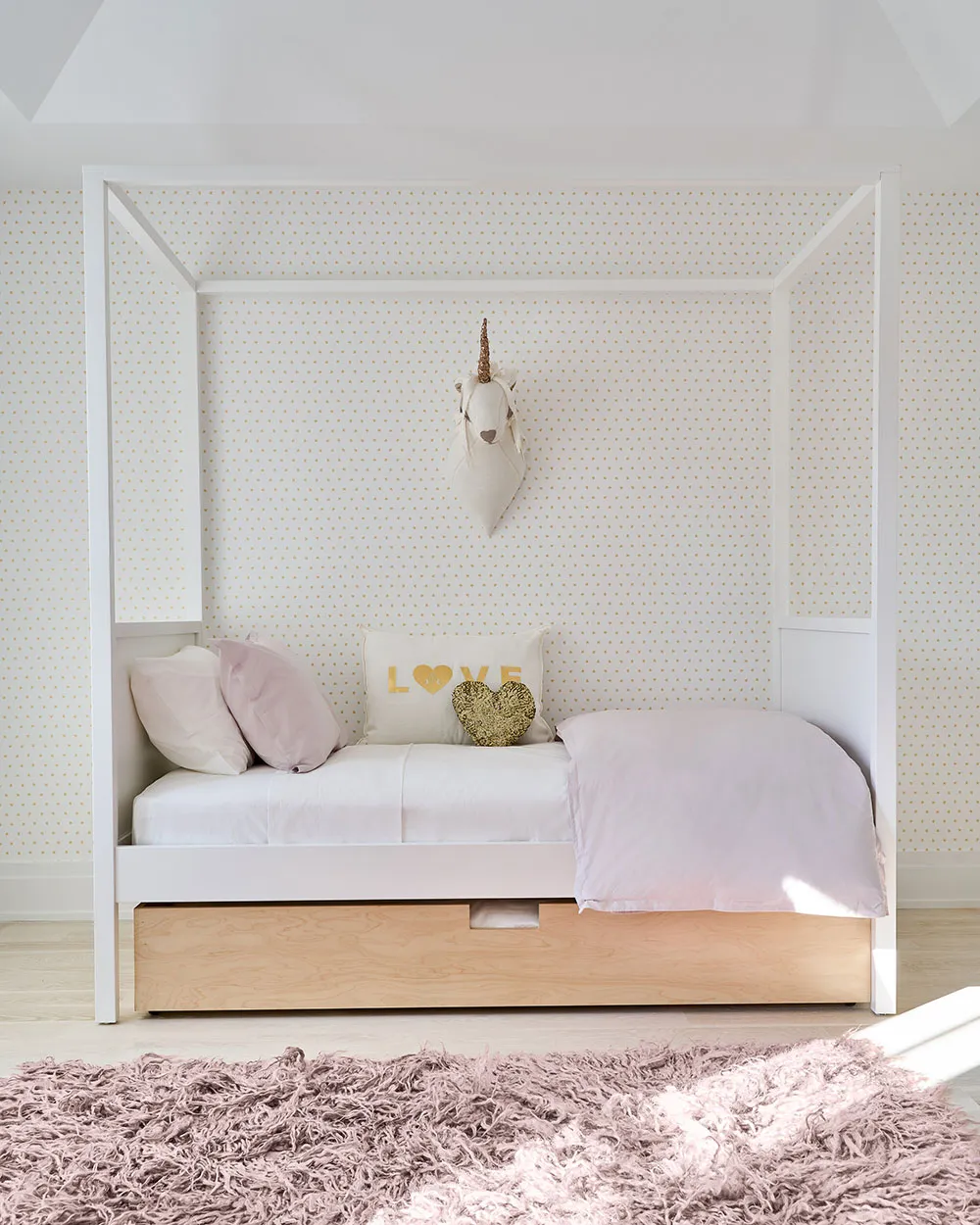 ロングアイランドにある、ナチュラルウッドのディテールが施されたエアリーで白いインテリア - Gallery image 21