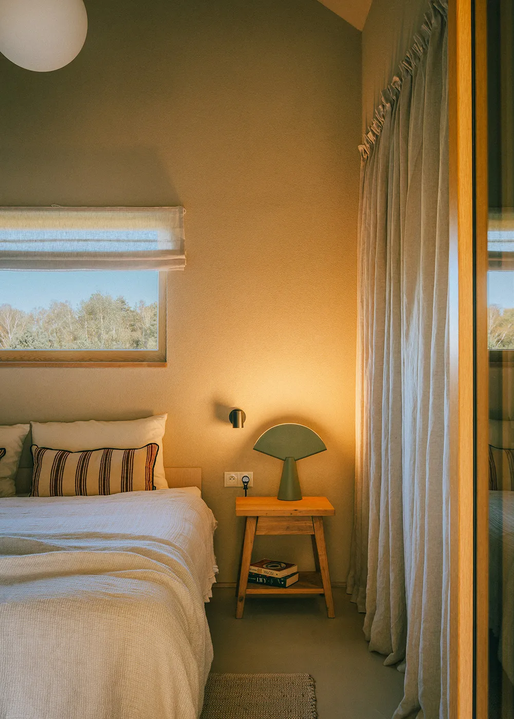 Залиті сонцем інтер'єри курортного котеджу в Польщі - Gallery image 15