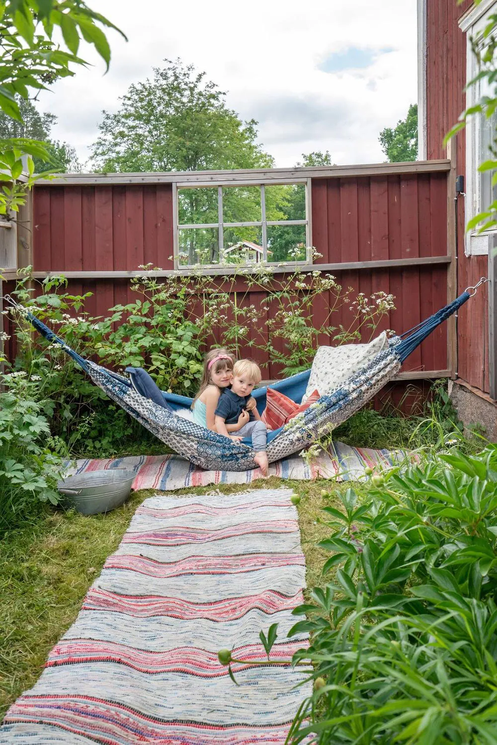 Цветочные мотивы в интерьерах дачи в старом фермерском домике - Gallery image 10