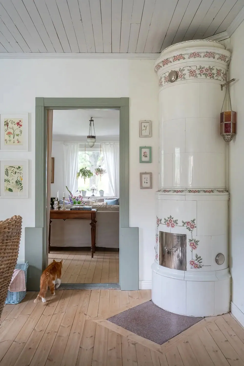 Цветочные мотивы в интерьерах дачи в старом фермерском домике - Gallery image 5