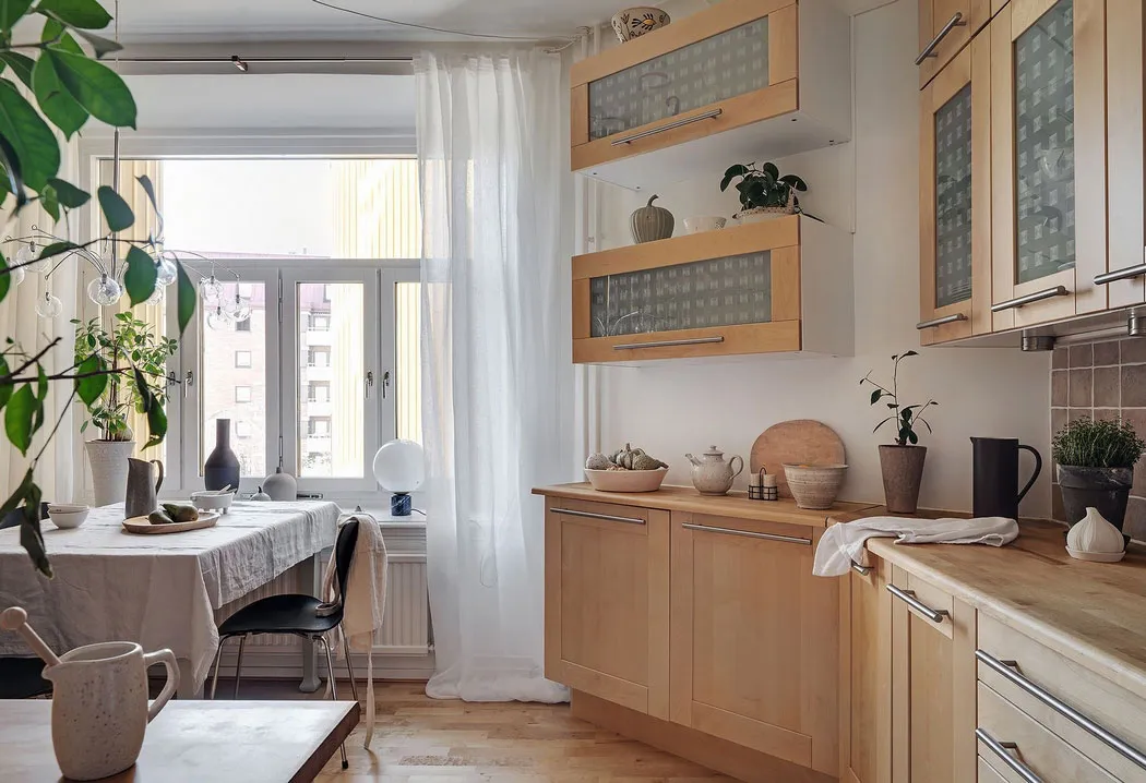 Apartamento escandinavo con sofá a rayas - Gallery image 19