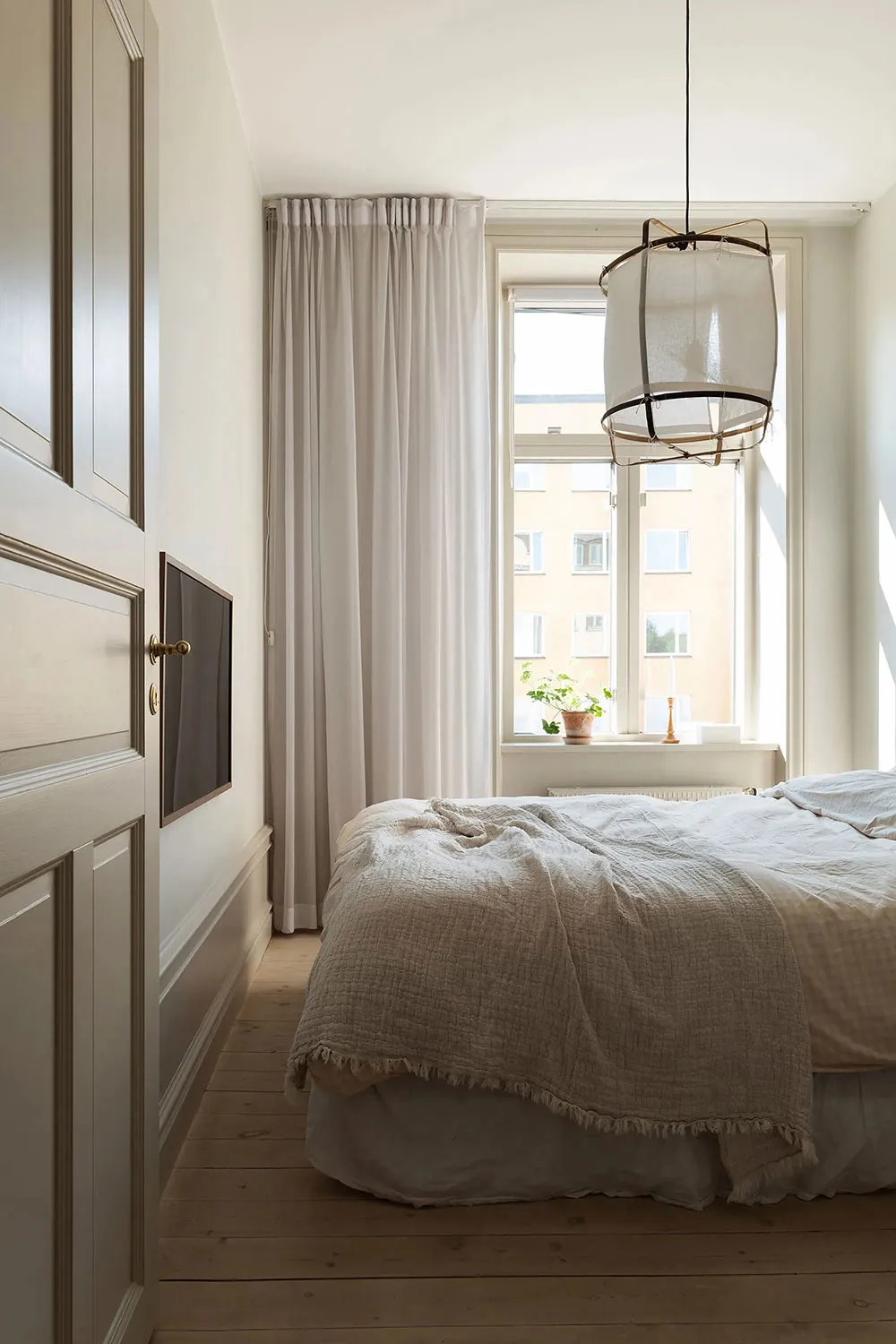 Décor chaleureux et planification ouverte : petite appartement dans un vieil immeuble (52 m²) - Gallery image 14