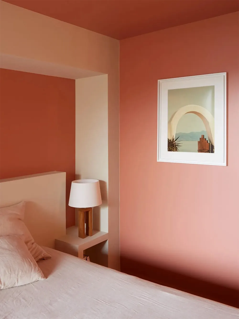 Green sofa and other vibrant details: beach house on Corsica - Gallery image 15