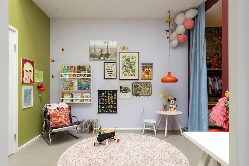 Unusual Apartment in a Semi-Basement in Stockholm - 21