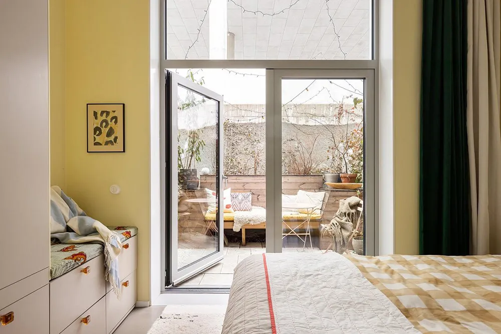 Unusual Apartment in a Semi-Basement in Stockholm - 9