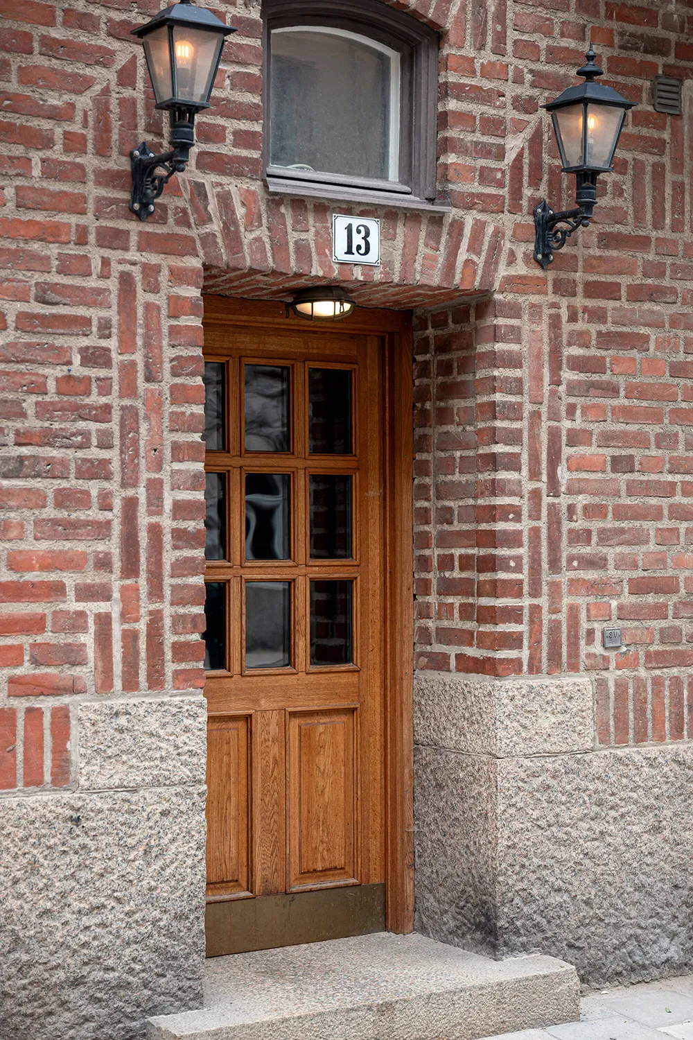 Синяя гостиная и нотки английского стиля: квартира в Стокгольме (83 кв. м) - Gallery image 35