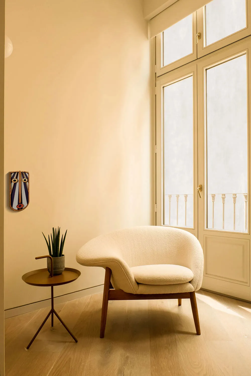 Arches and Organic Forms: Light and Cozy Interior in Madrid - Gallery image 9