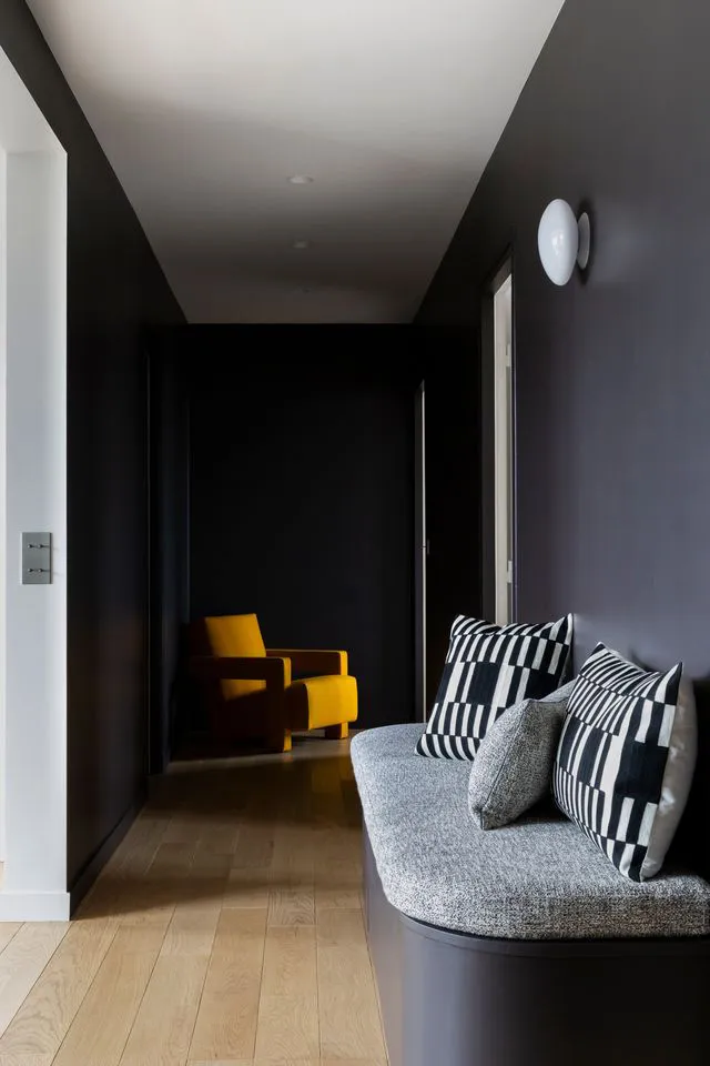 Intérieur moderne strict d'appartement à Paris - Gallery image 11