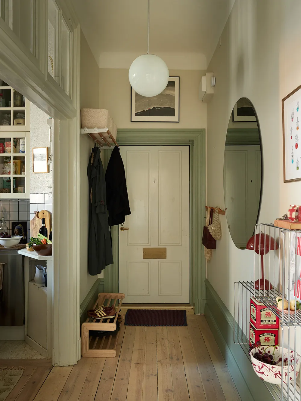 Petite appartement suédois avec des accents olivâtres (41 m²) - Gallery image 15