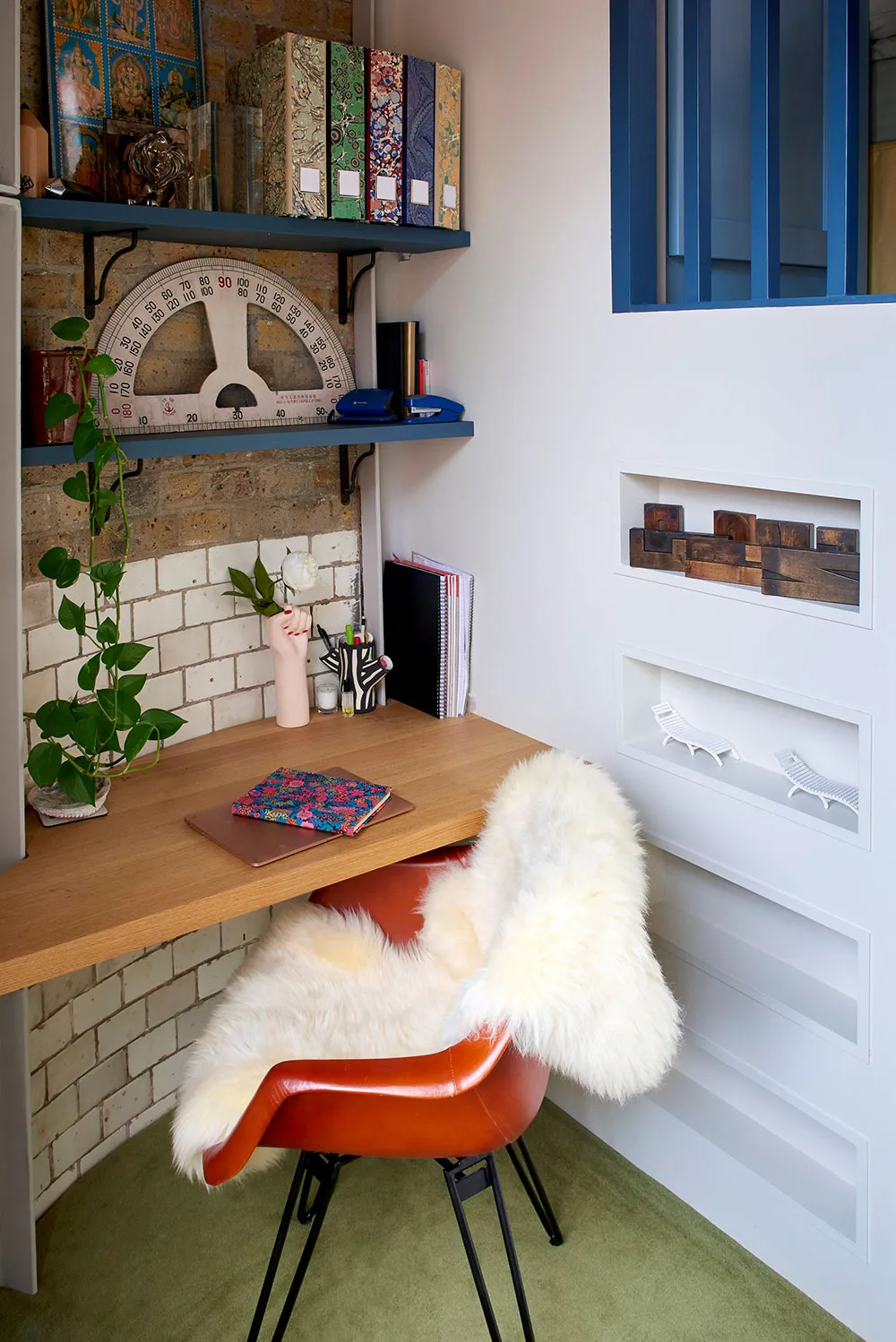 Murs en briques et cuisine country : un loft coloré à Londres - Gallery image 6