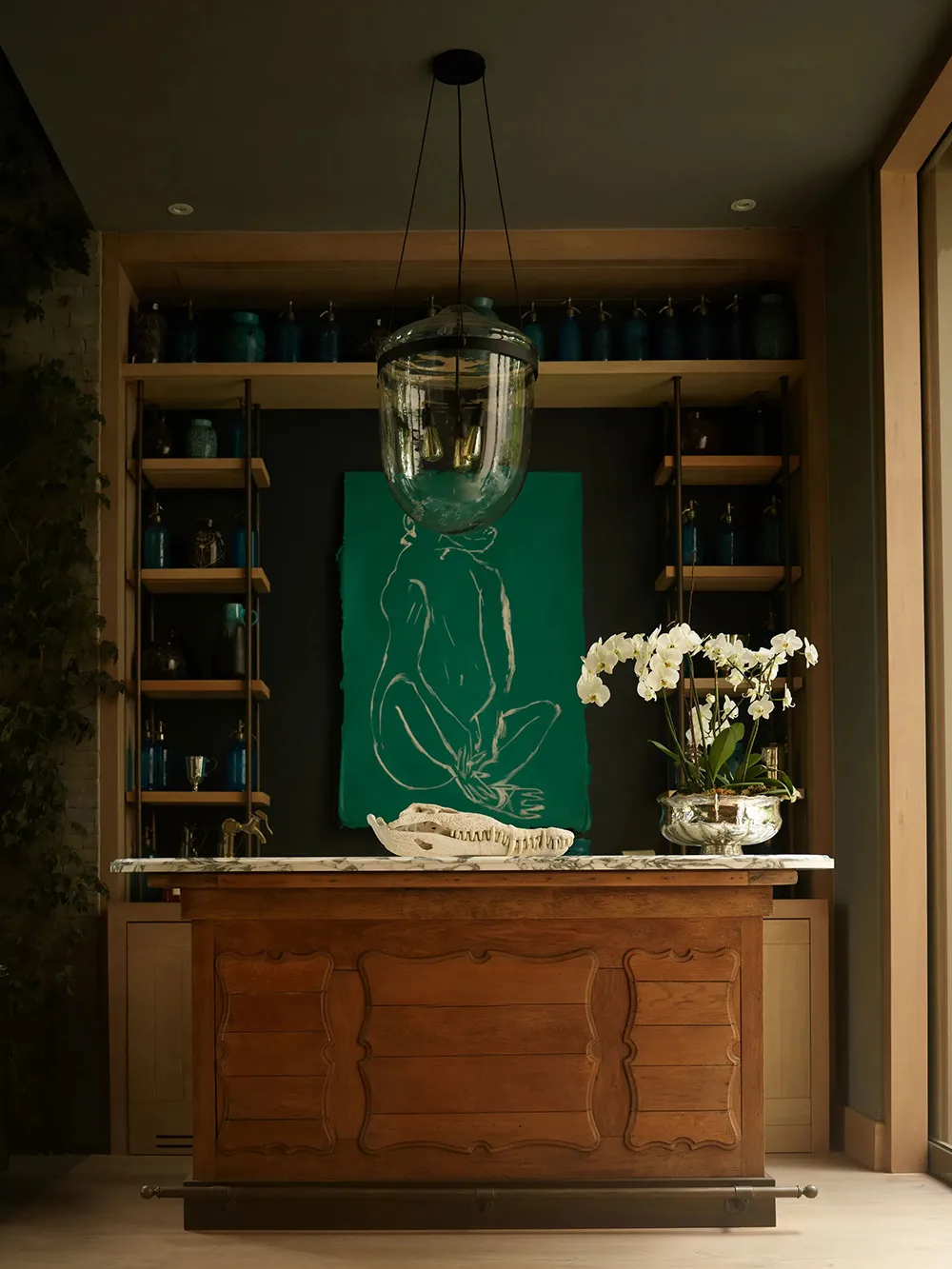 Une maison surprenante de designer dans les jungles de Colombie, dominée par les plantes et l'art - Gallery image 5