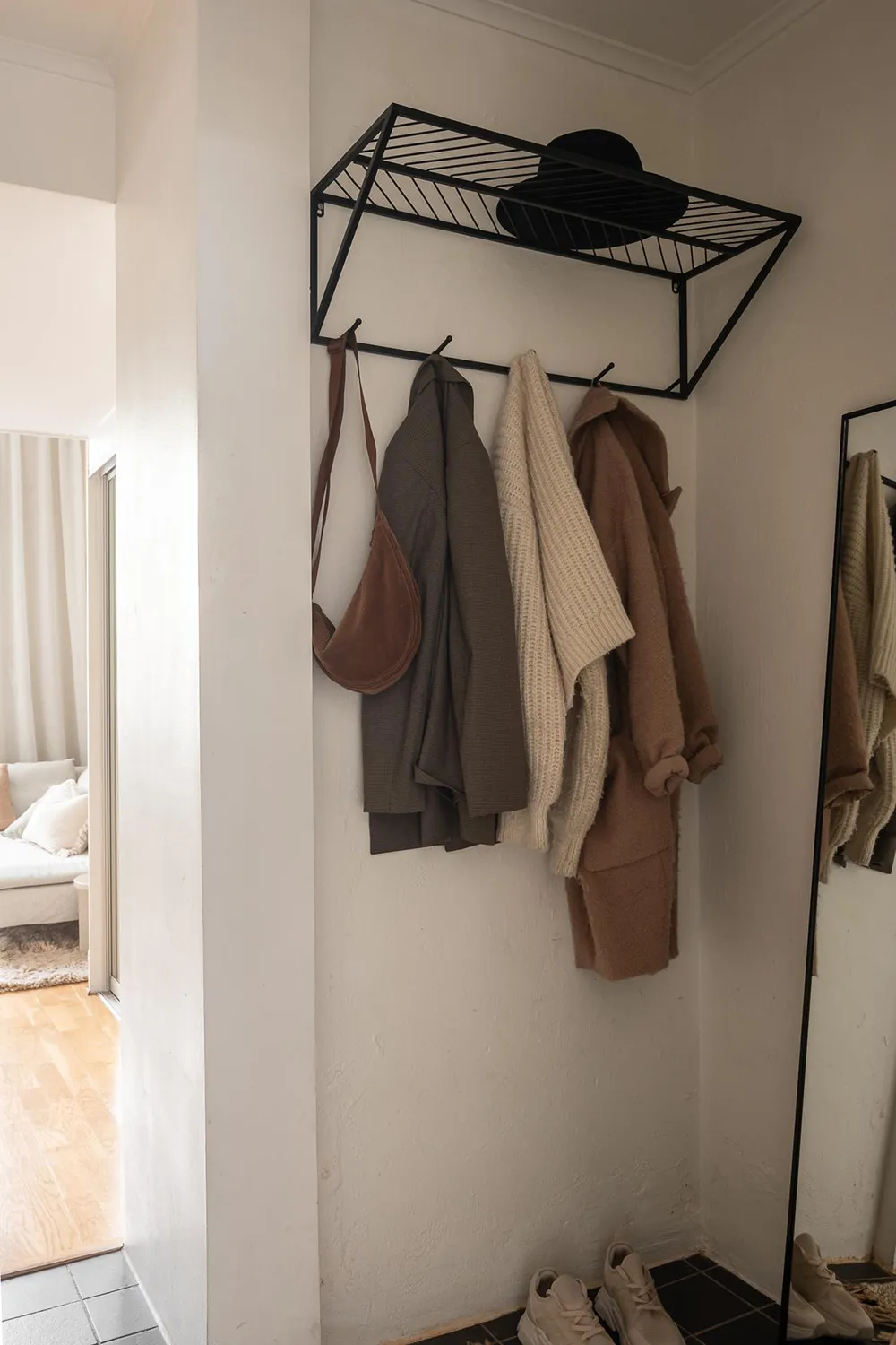 Маленькая бежевая квартира с антресолью в Швеции (33 кв. м) - Gallery image 22