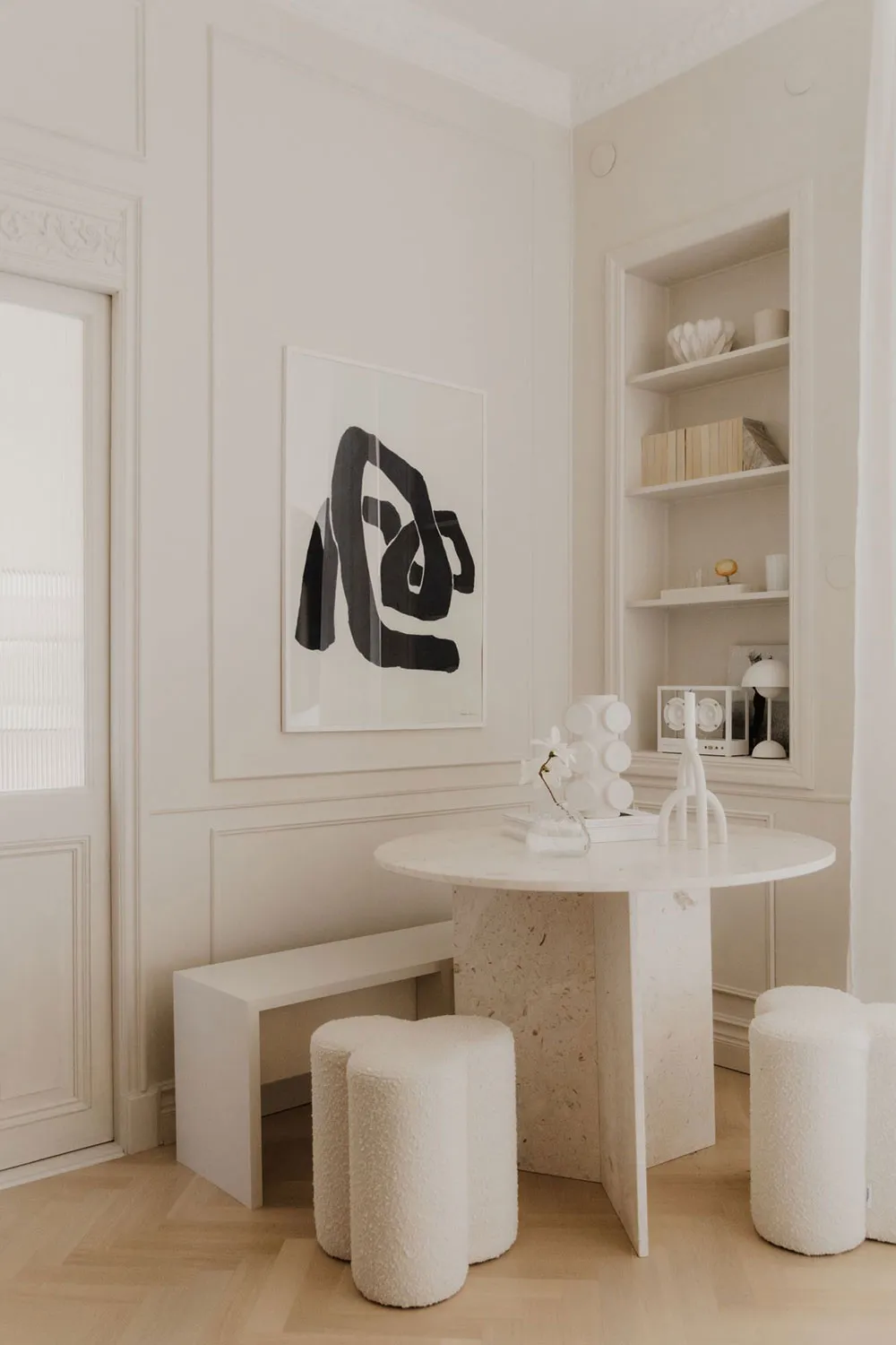 Miękki monochromatyczny wnętrze małego mieszkania w Stokholmie (38 m²) - Gallery image 7