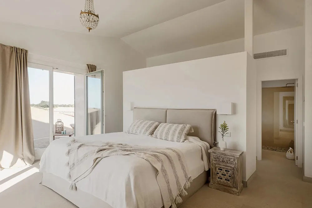 Hermosa villa de piedra en Mallorca con barandales y piscina - Gallery image 15