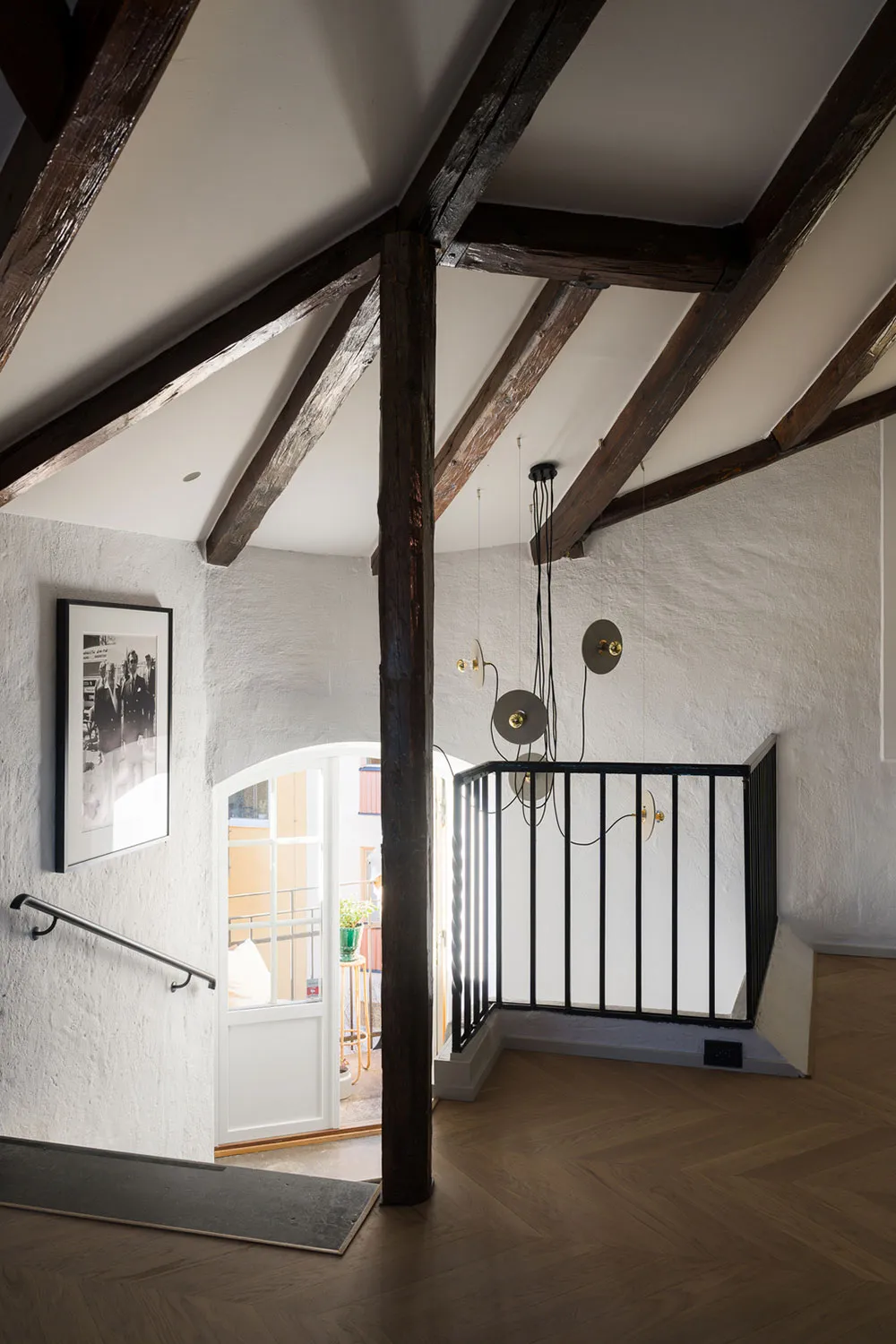 Style décor pour un espace élégant sous toit à Stockholm - Gallery image 4