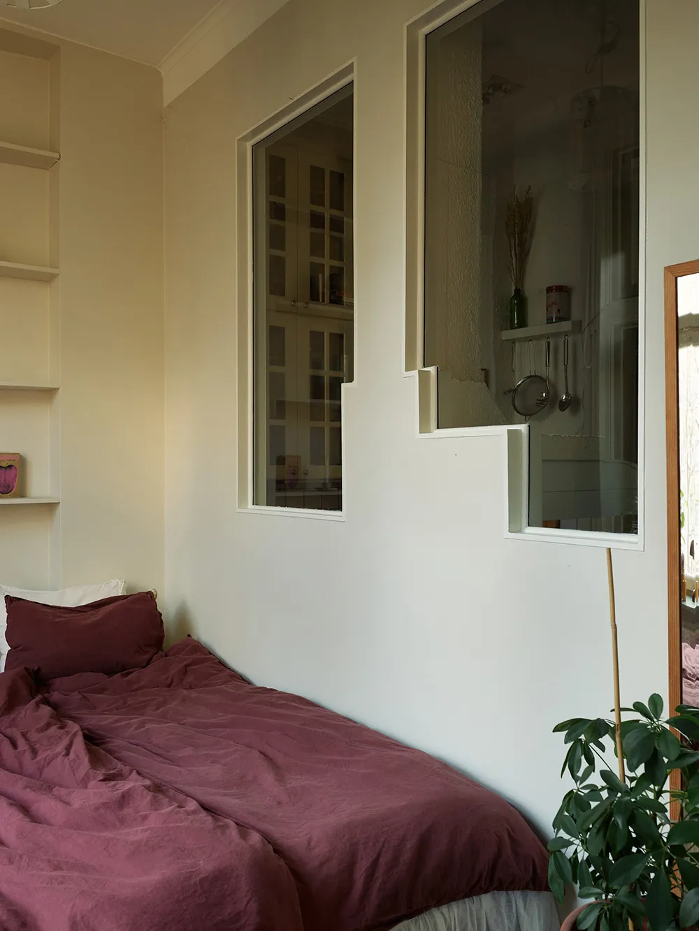 Petite appartement suédois avec des accents olivâtres (41 m²) - Gallery image 9