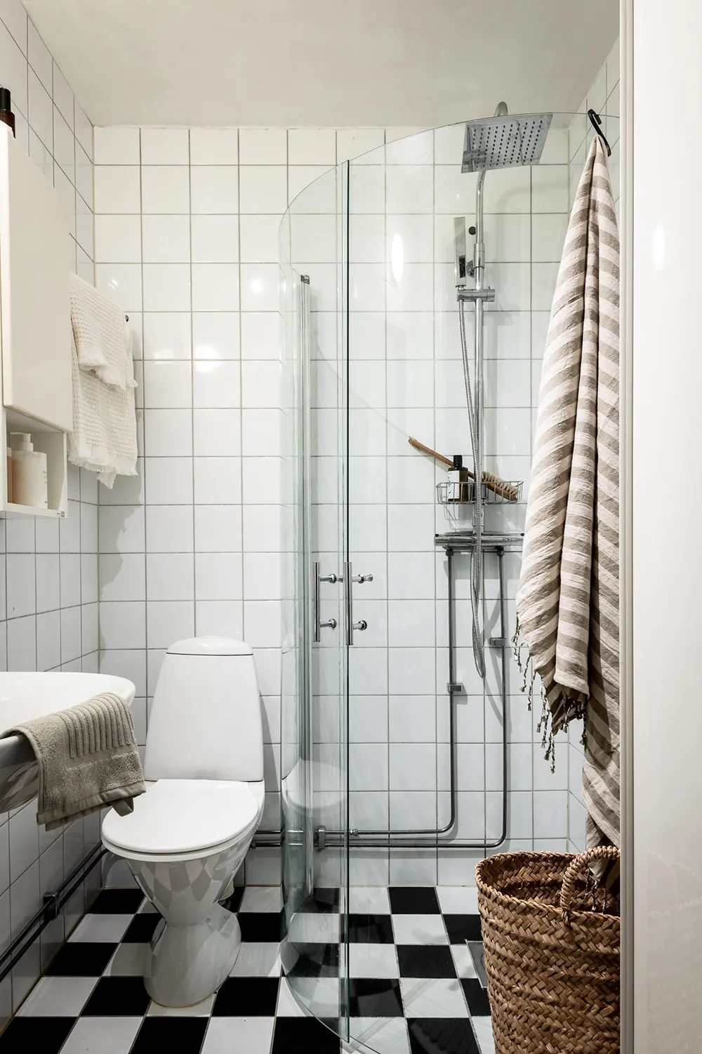 Маленькая бежевая квартира с антресолью в Швеции (33 кв. м) - Gallery image 21