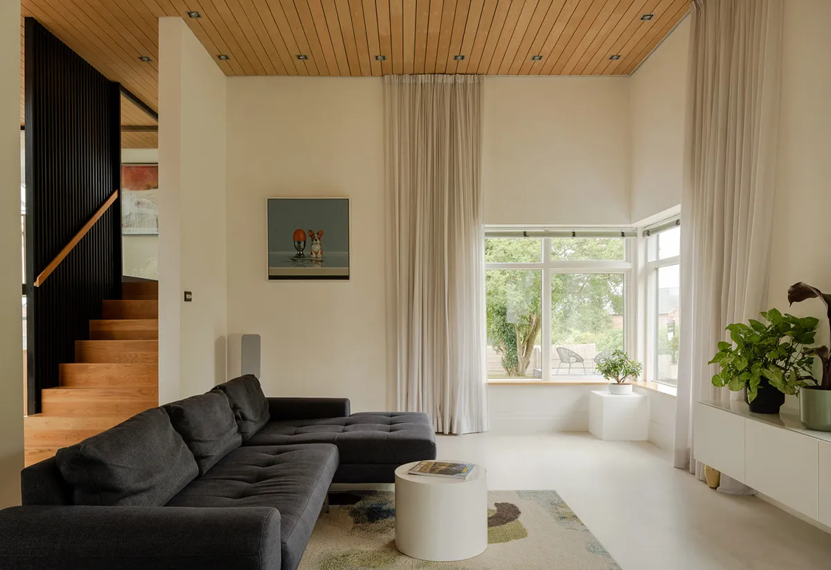 Elemente des Industriestils im Design eines hellen modernen Hauses in England - Gallery image 8