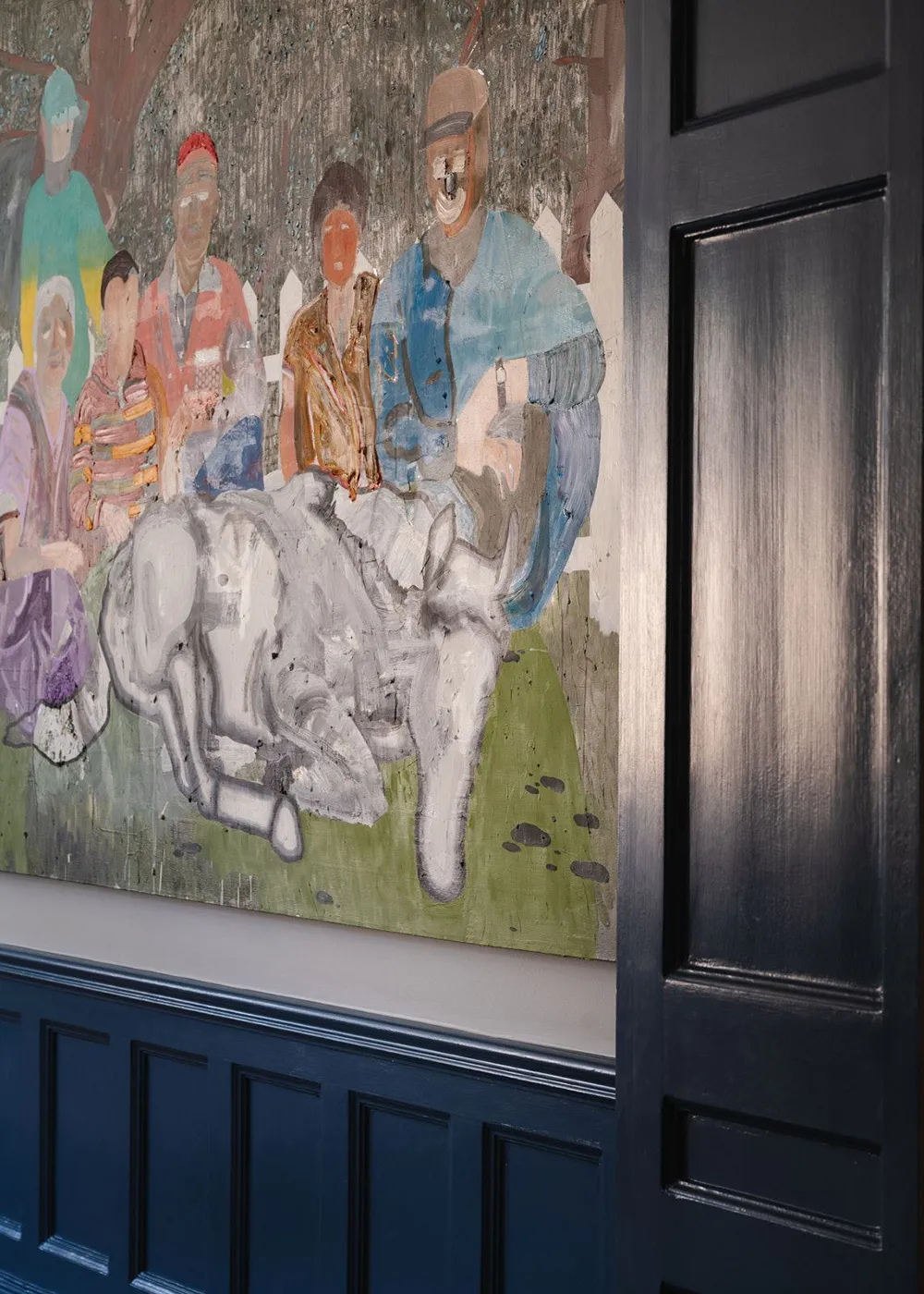 Ефектні стінні панелі та сучасне мистецтво в дизайні квартири в Стокгольмі - Gallery image 8