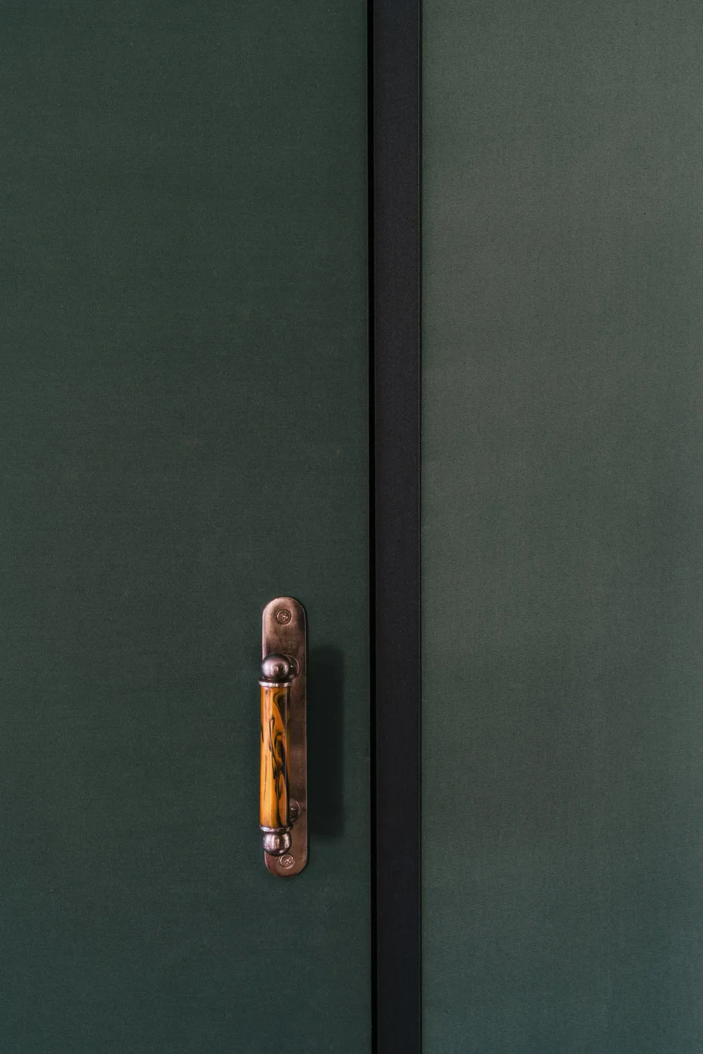 Квартира дизайнера в Парижі, де кожен предмет виготовлений на замовлення - Gallery image 3