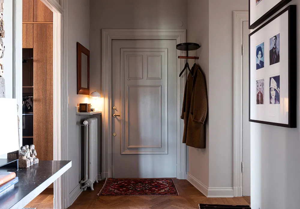 Уютный скандинавский интерьер с обилием предметов декора (101 кв. м) - Gallery image 26