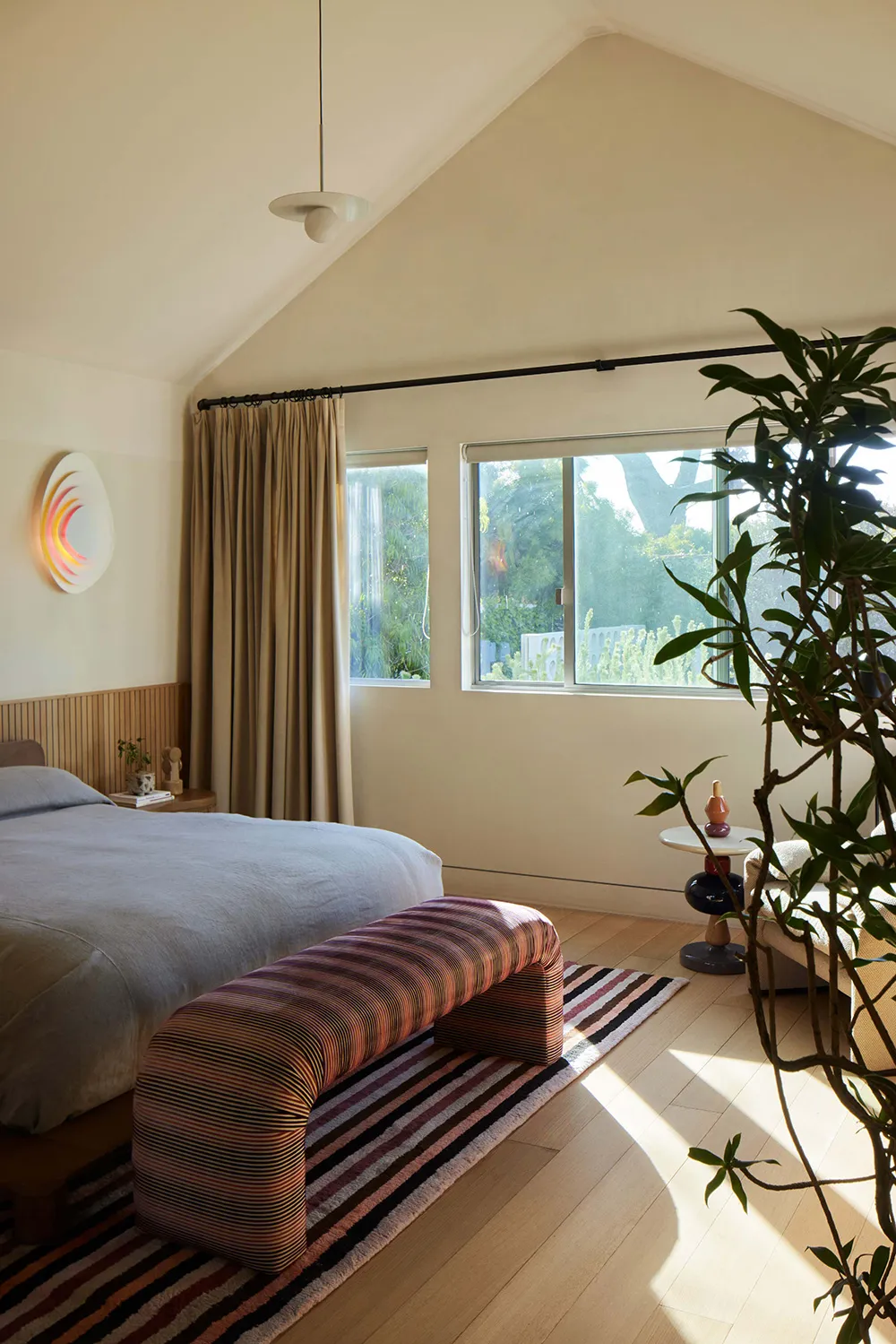 Design ludique d'une petite maison de deux acteurs à Los Angeles - Gallery image 17