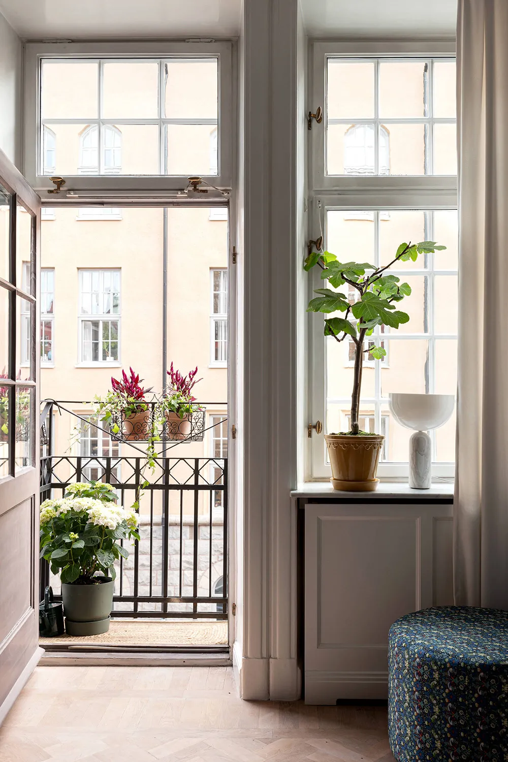 Синяя гостиная и нотки английского стиля: квартира в Стокгольме (83 кв. м) - Gallery image 9