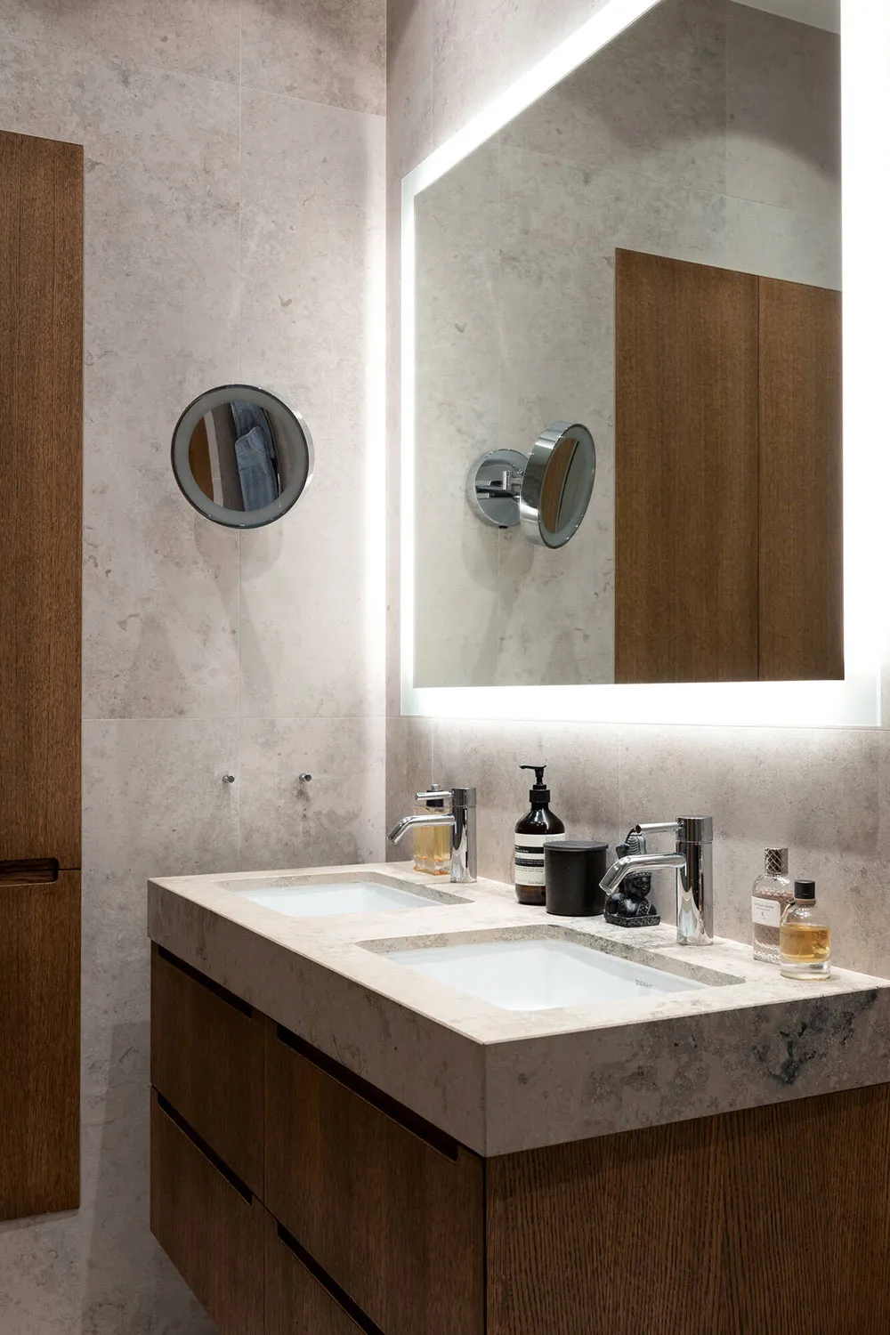 Уютный скандинавский интерьер с обилием предметов декора (101 кв. м) - Gallery image 24